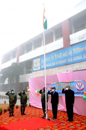 Dr. Inderjeet Singh, Vice Chancellor unfurled the National Flag on Celebration of Republic Day on 26-1-2022